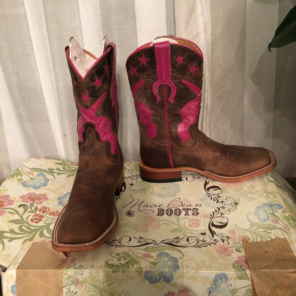 Brand New Never Worn - Macie Bean Boots